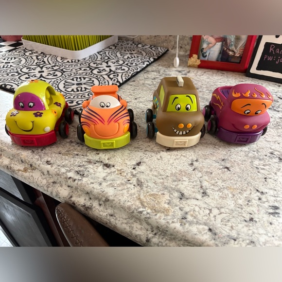 Colorful pull back Toy Cars Set (4) - Picture 1 of 4